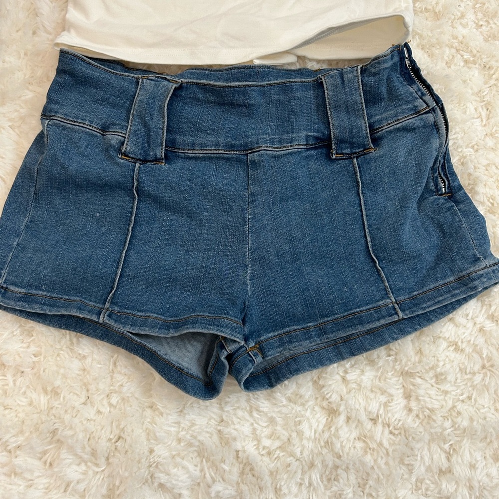 BDG Blue Jean Shorts High-Waisted Classic